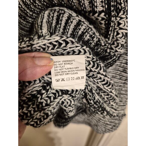 Cardigan Sweater from Amazon-Size Small but fits up to XL - Picture 3 of 5